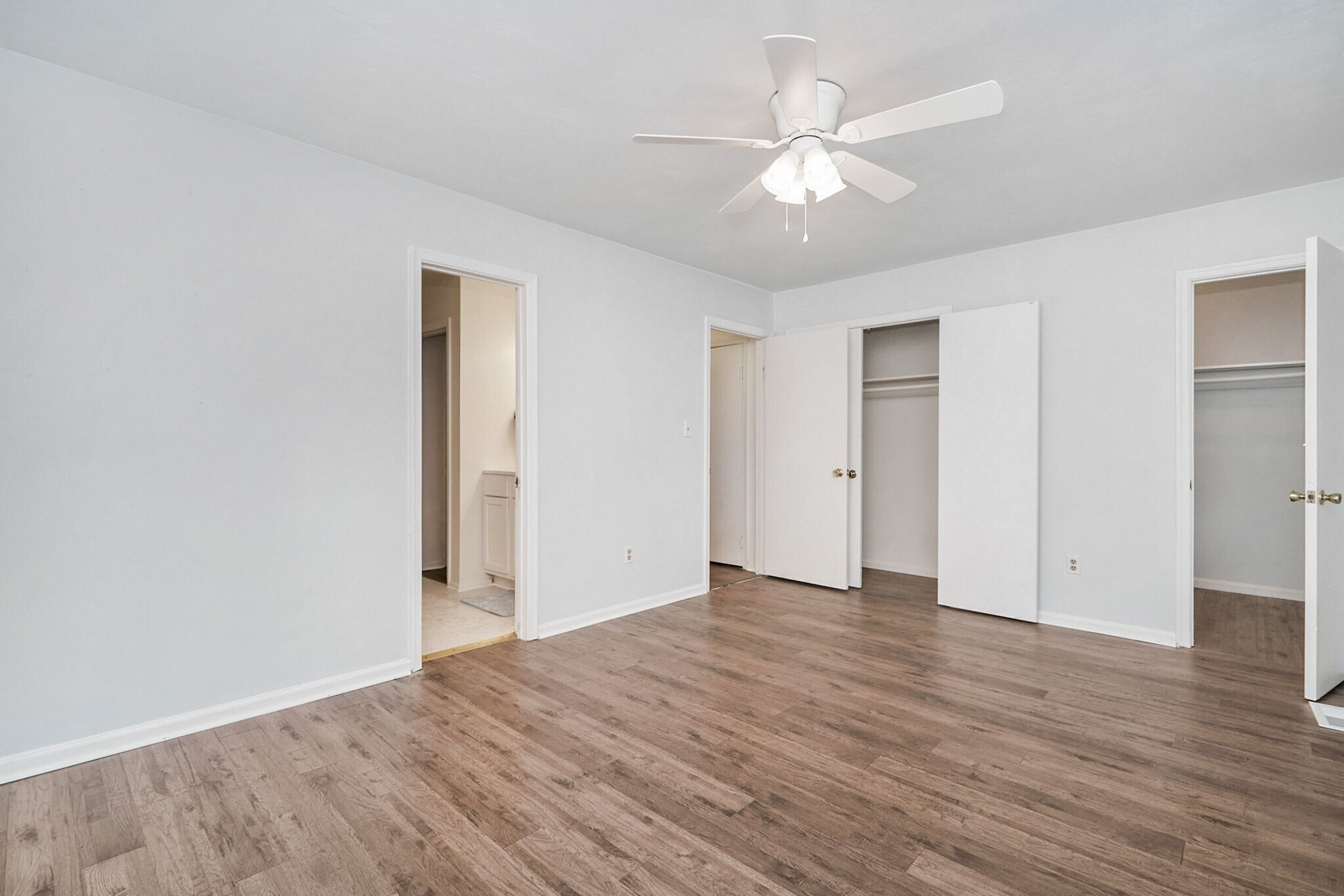 Building Photo - 5213 Clover Hill Dr