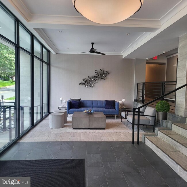 Building Photo - 95 E Wayne Ave