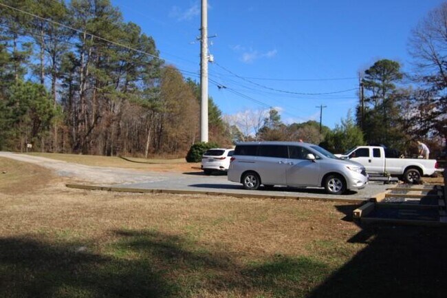 Building Photo - 2232 Dawson Forest Rd E