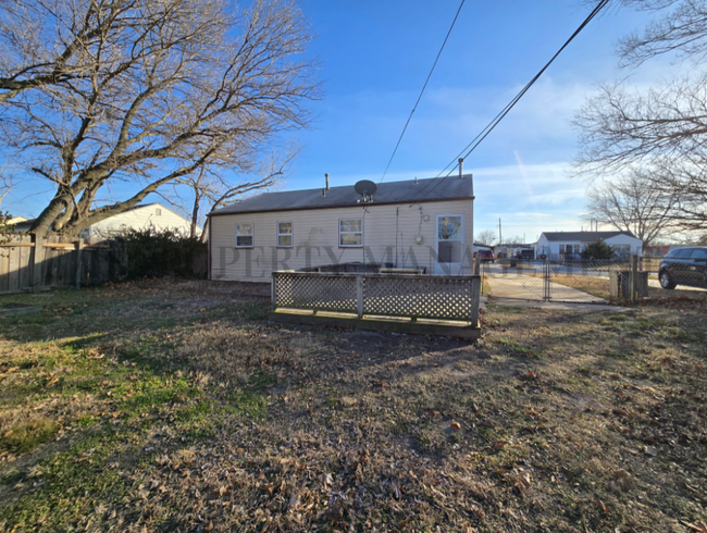 Building Photo - 2422 W Dallas St