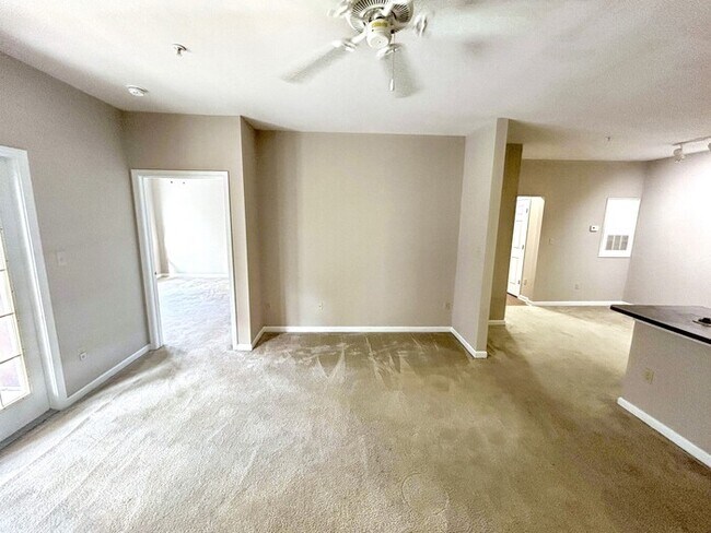 Building Photo - 704 Bristol Village Dr