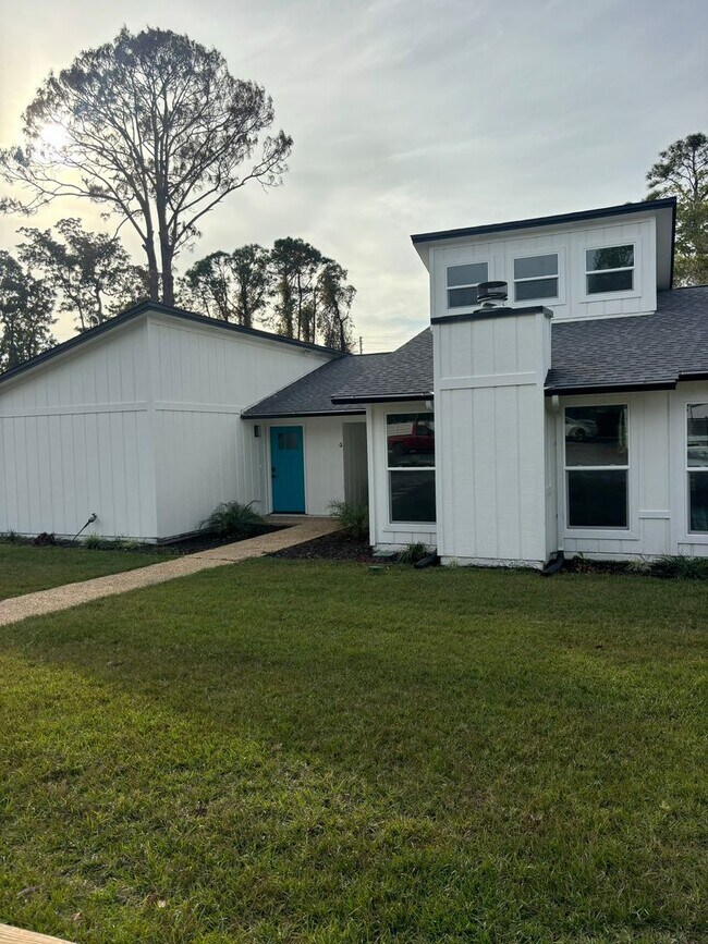 Building Photo - 2809 Lagoon Knoll Dr