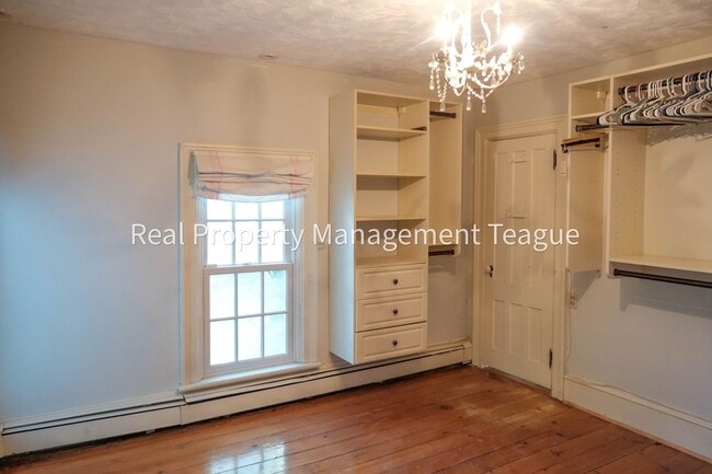 Building Photo - Dream home in Altamont