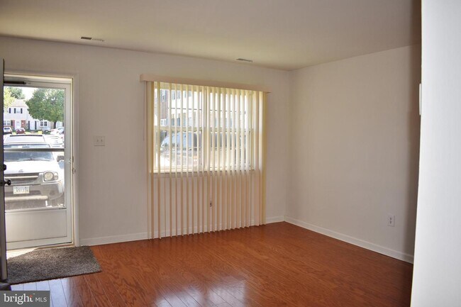 Building Photo - 6468 Mt Vernon Ln