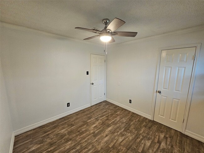 Building Photo - 2715 Ashington Dr