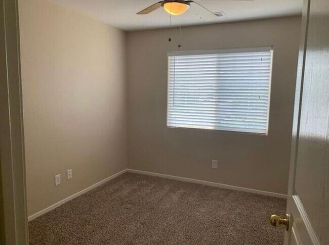 Building Photo - 3200 Fairlands Ct