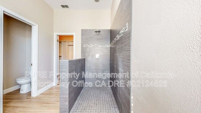 Building Photo - 8744 Merlot Way