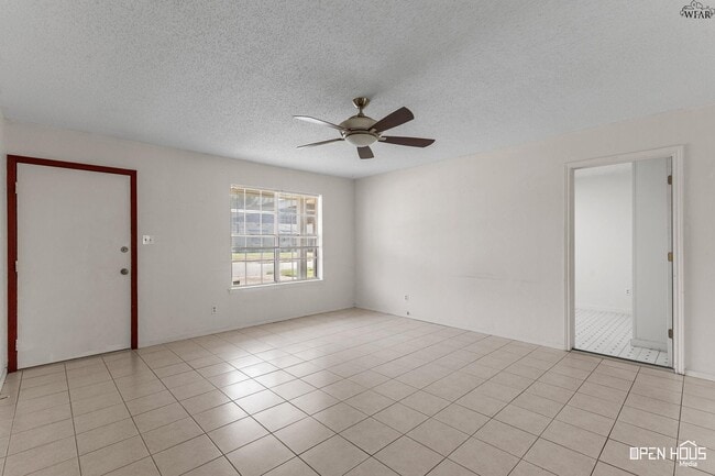 Building Photo - 212 Dirks Dr