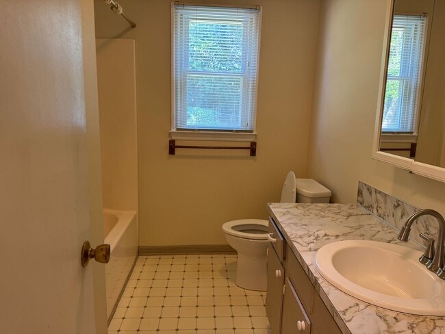 Building Photo - 5672 Claridge Dr