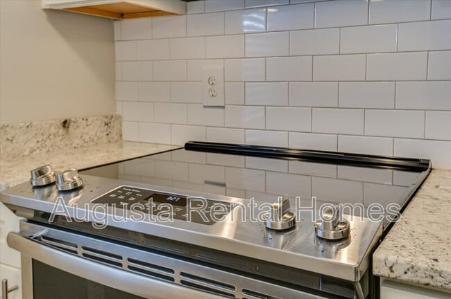 Building Photo - 1404 Johns Rd