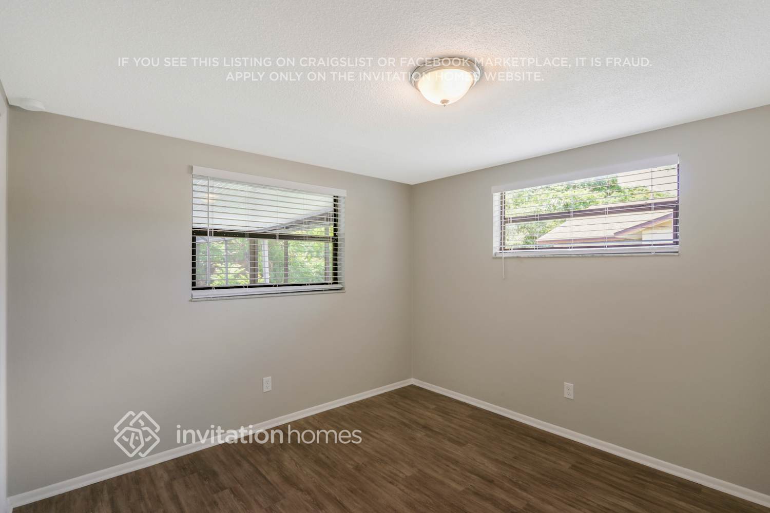 Building Photo - 16033 Villa Dr
