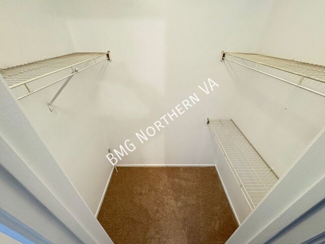 Building Photo - 3305 Wyndham Cir