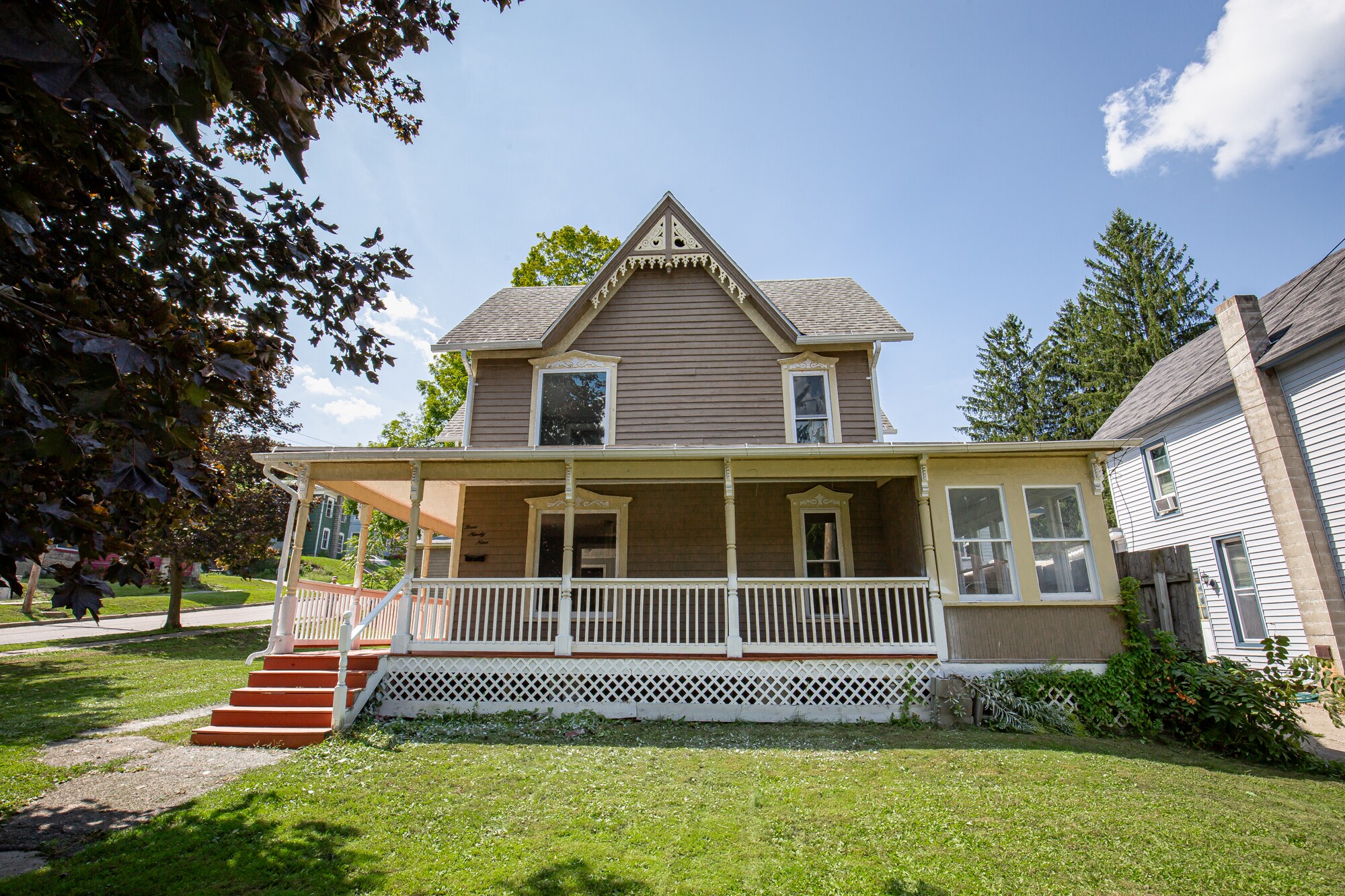 Building Photo - 399 S Division St