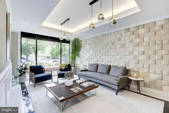 Building Photo - 4915 Hampden Ln