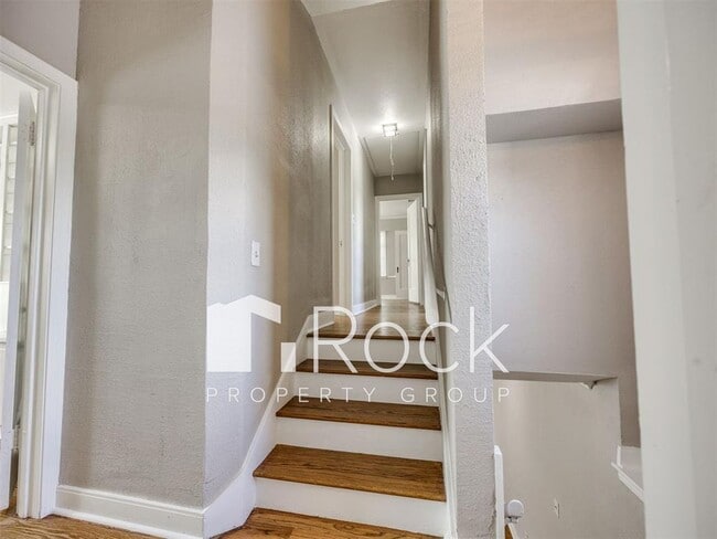 Building Photo - 3 Bedroom Home + 1 Bedroom Apartment near OCU and Uptown!