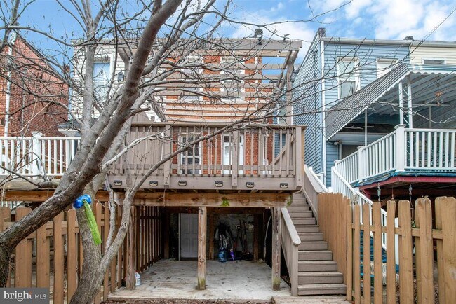 Building Photo - 729 Grundy St
