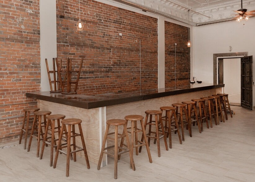 Building Photo - 1606 2nd Ave