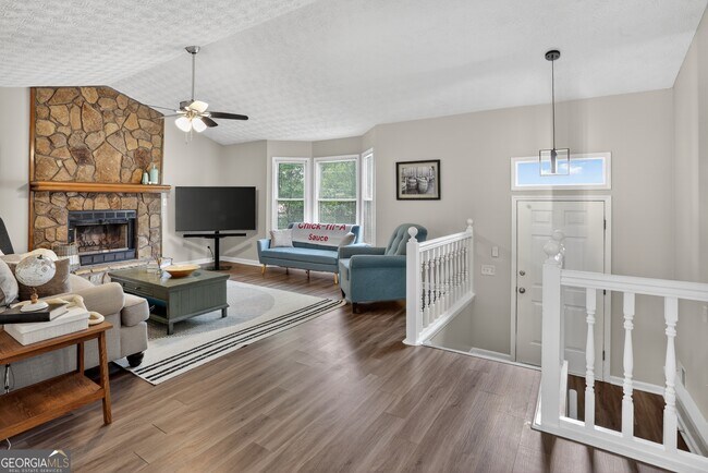 Building Photo - 2562 Kennesaw Springs Ct