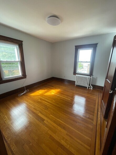 Building Photo - 503 Olympia Ave