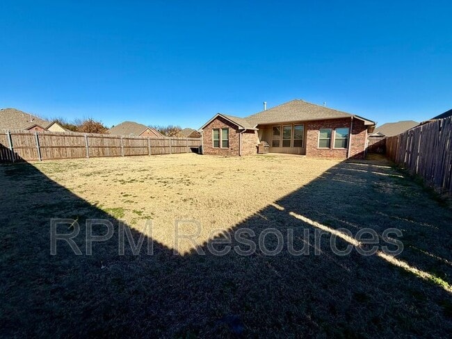 Building Photo - 5601 Sanderling Rd