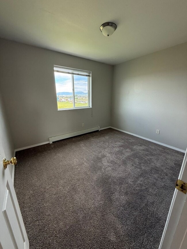 Building Photo - 1033 N River Rock Dr