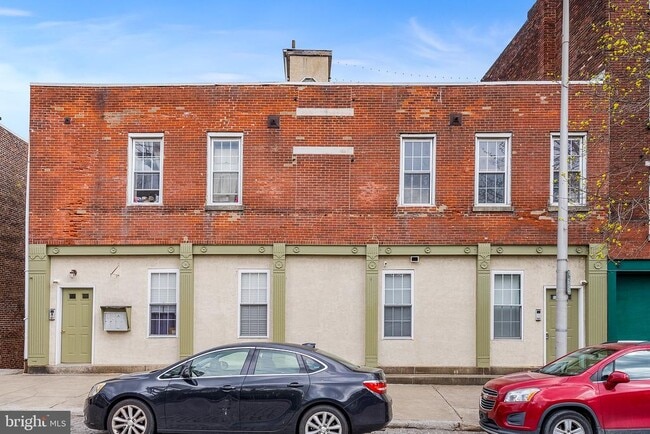 Building Photo - 321-23 N Front St