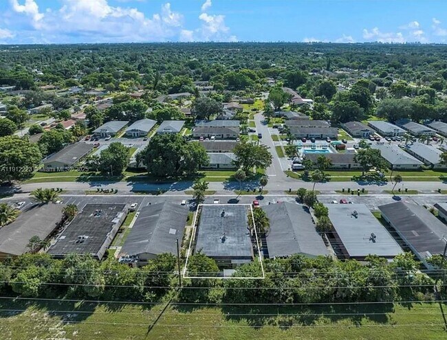 Building Photo - 581 Kathy Ln