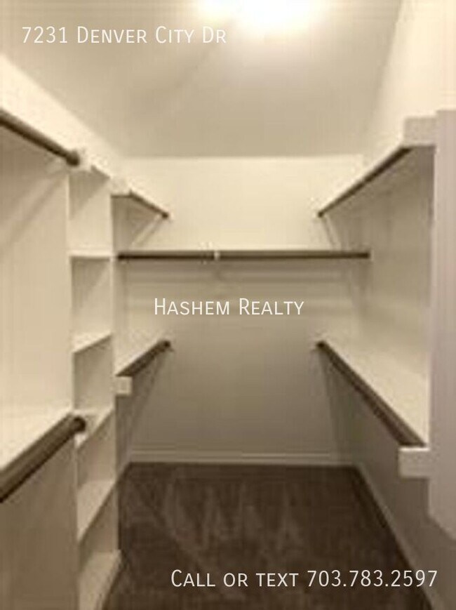 Building Photo - 7231 Denver City Dr