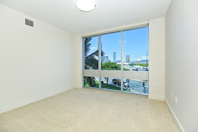 Building Photo - Convenient Luxury Living!! WELCOME TO WAIHONUA!!