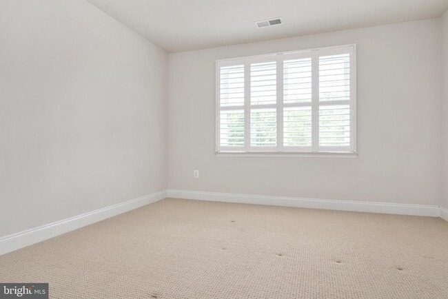 Building Photo - 8631 St Anthony Dr