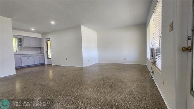 Building Photo - 2707 NE 32nd St