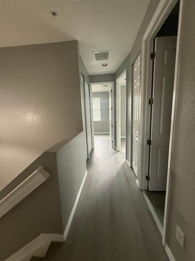 Building Photo - 2851 Prospect Rd