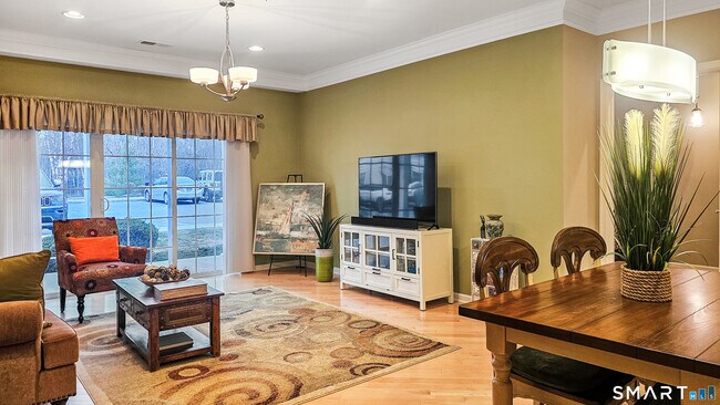 Building Photo - 203 Center Meadow Ln