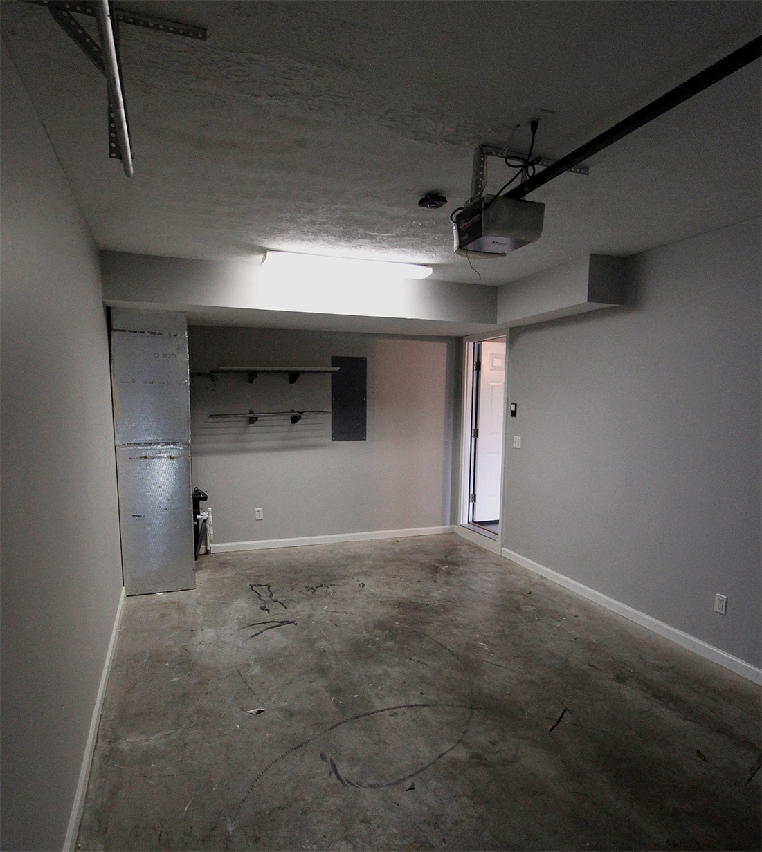 Garage - 561 Hampton Way