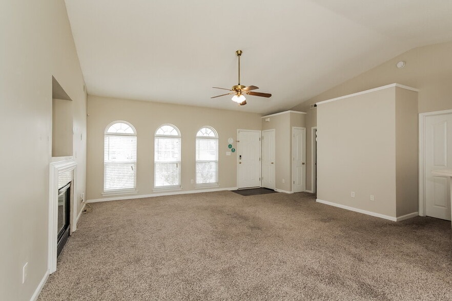 Building Photo - 6123 Goldenfield Dr