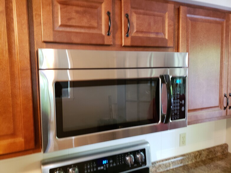 Building Photo - 503 Hancock St