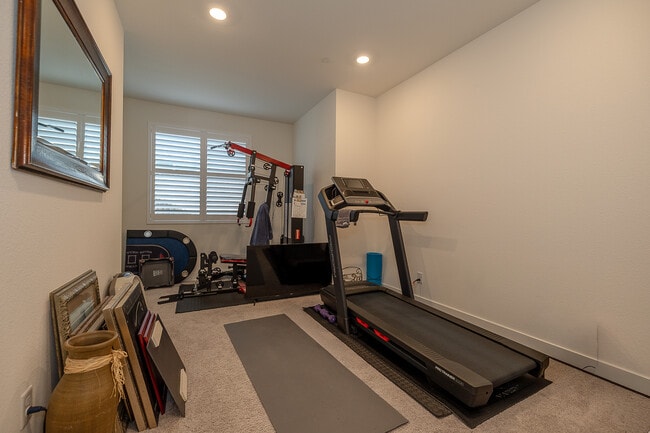 Building Photo - 1381 Porpor Ct