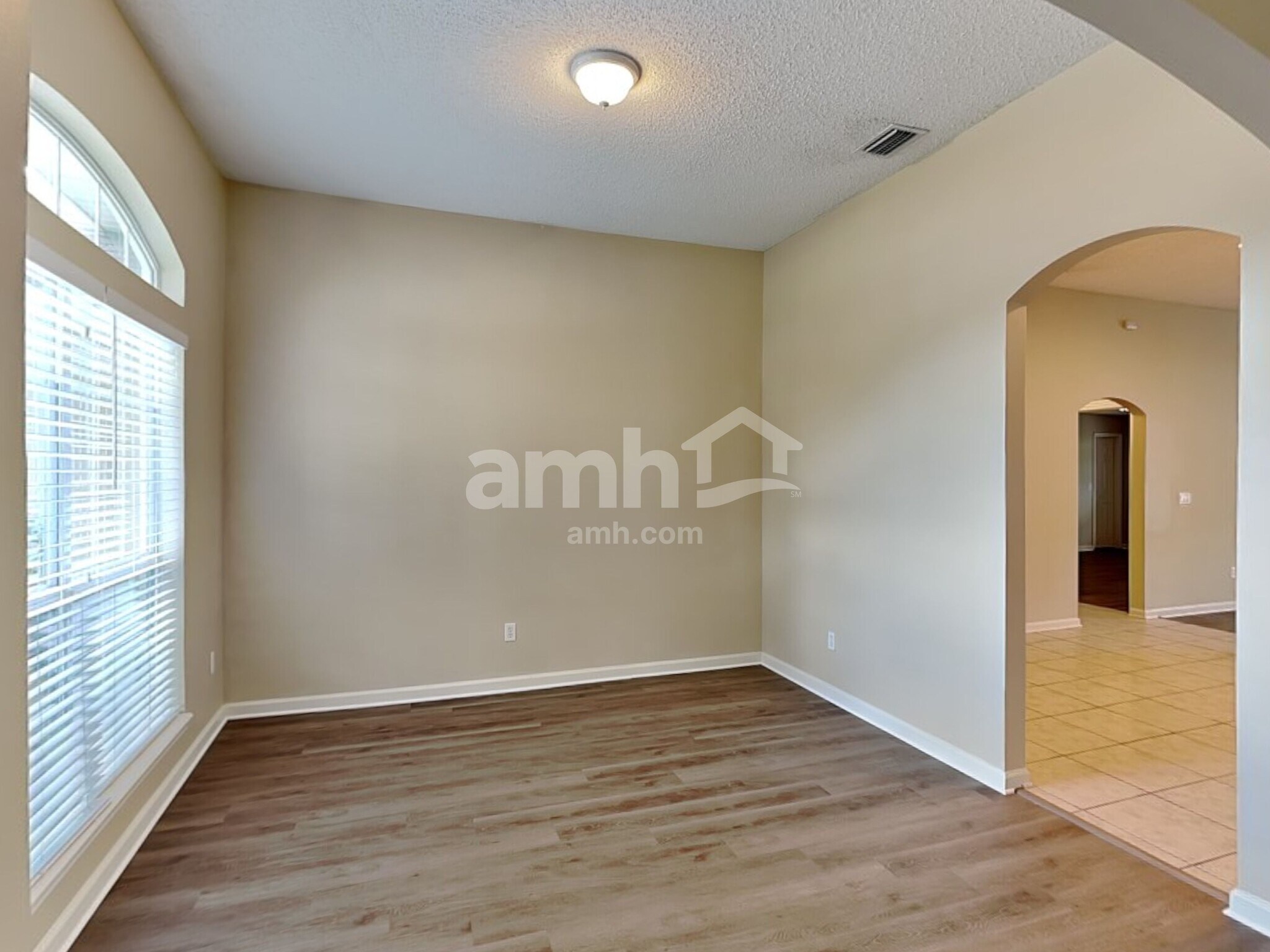 Building Photo - 9213 Prosperity Lake Dr