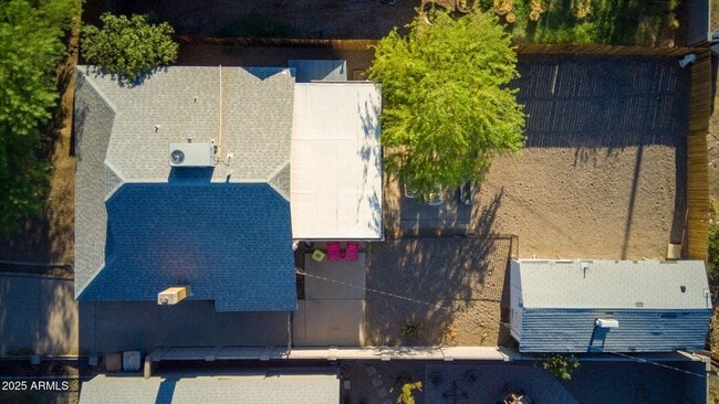 Building Photo - 1950 W Palm Ln