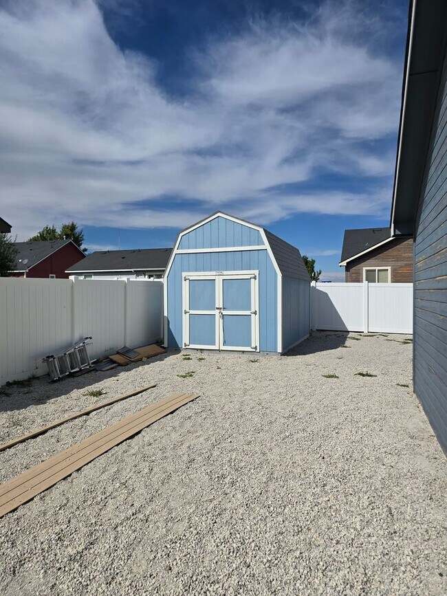 Building Photo - For Rent: 3 Bedroom, 2 Bath Home – $1,900/month