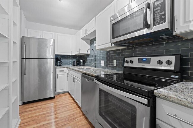 Building Photo - 2603 Parker Ln