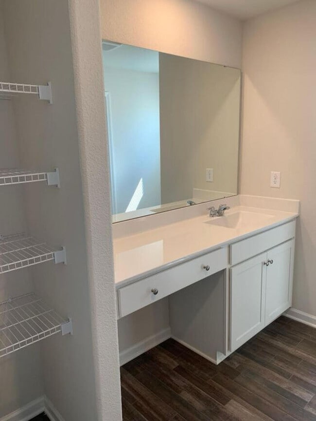 Building Photo - $250 OFF ON THE SECOND MONTH RENT FOR APPR...
