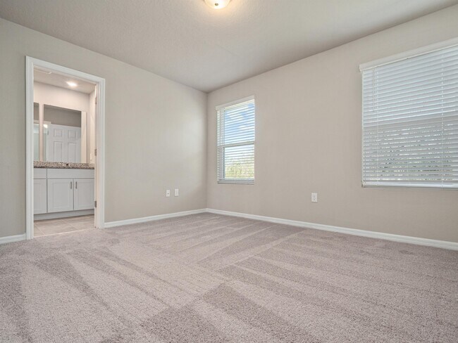 Building Photo - 658 Legacy Lp