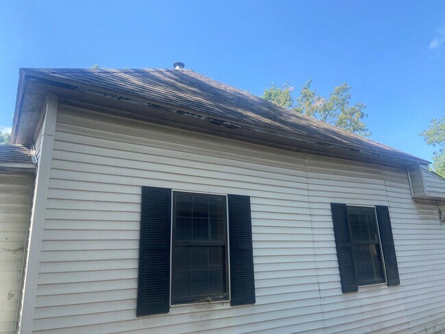 Building Photo - 312 W Martin St
