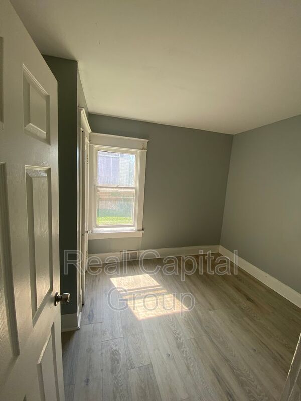Building Photo - 1166 Kensington Ave