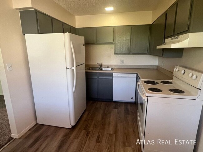 Building Photo - 405 St Vrain Pl