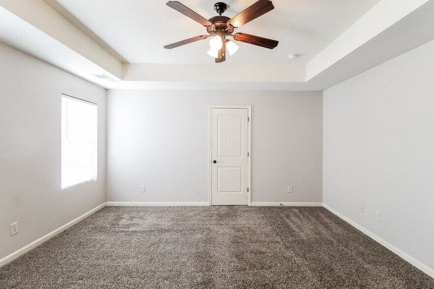 Building Photo - 909 Walking Stick Trail NE