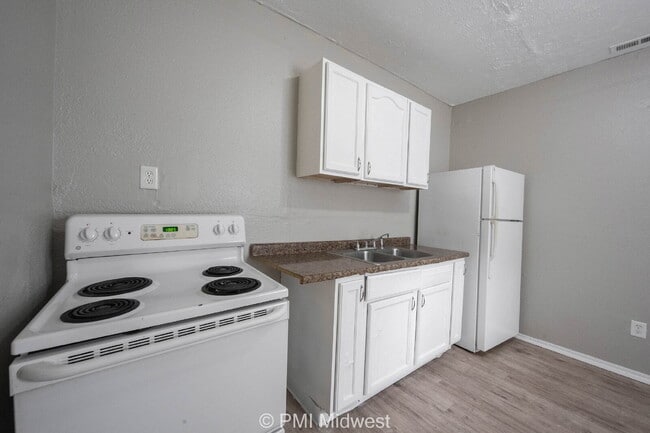 Building Photo - 2903 N Chester Ave