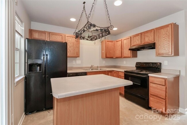 Building Photo - 153 Marakery Rd