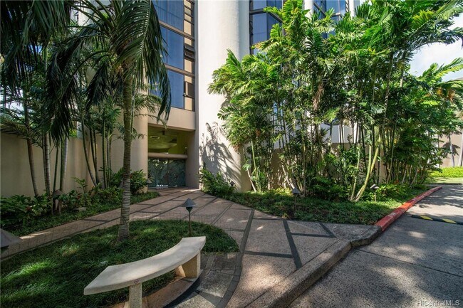 Building Photo - Convenient 1 Bedroom Close to Everything